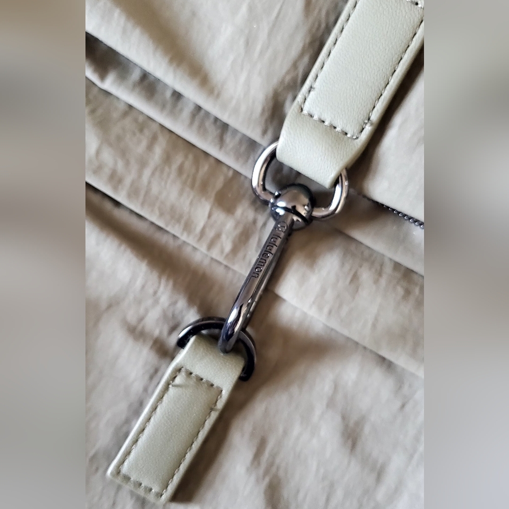 lululemon athletica Roll-Top Rucksack in Olive Green - Picture 6 of 9